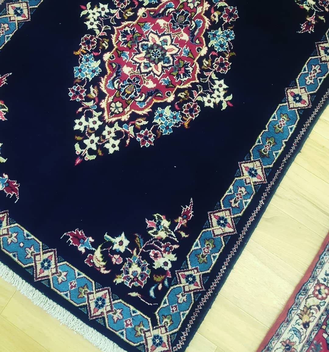 traditional area rug living room
