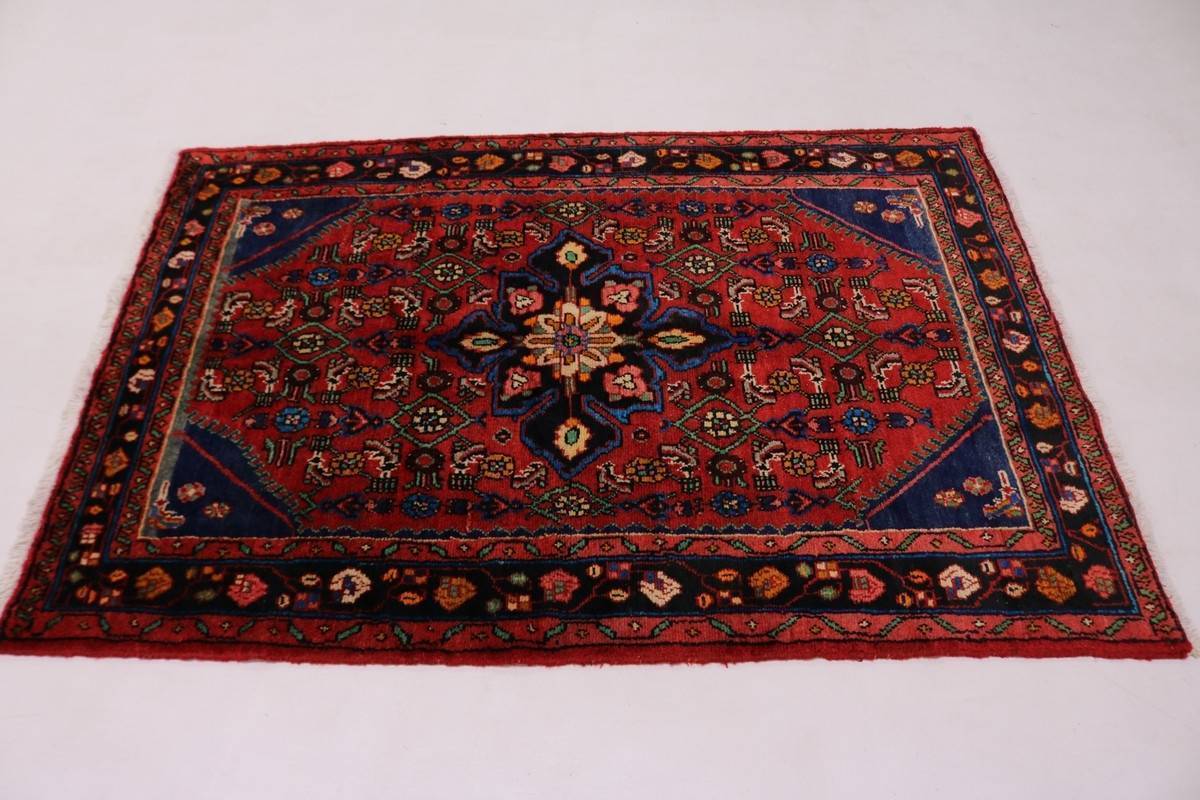 traditional area rug