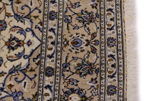 Vintage Cream Traditional 7X10 Kashan Persian Rug