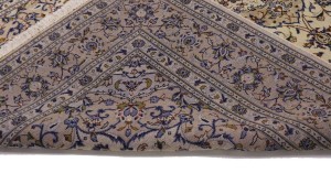 Vintage Cream Traditional 7X10 Kashan Persian Rug