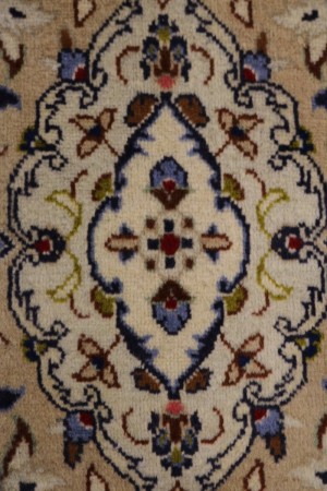 Vintage Cream Traditional 7X10 Kashan Persian Rug