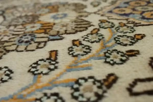 Vintage Cream Pictorial 5X9 Shahreza Persian Rug