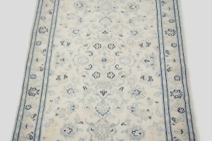Cream Floral Classic 2X5 Traditional Nain Persian Oriental Rug