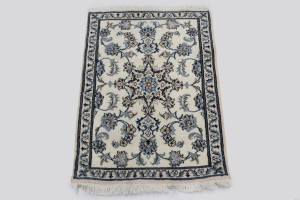 Ivory Classic 3X4 Nain Kashmar Persian Rug