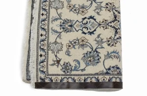 Cream Floral Classic 2'6X4 Nain Persian Rug