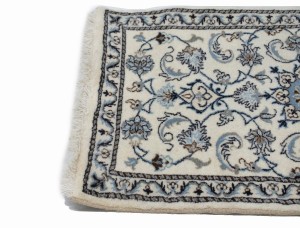 Cream Floral Classic 2'4X4 Nain Persian Rug