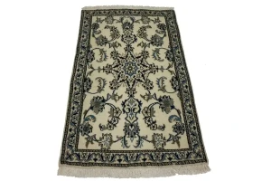 Cream Floral Classic 2'5X4'3 Nain Persian Rug