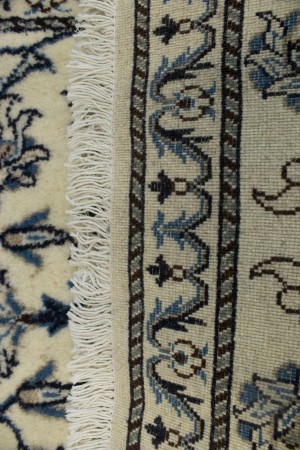 Cream Floral Classic 2'3X4'5 Nain Persian Rug