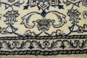 Cream Floral Classic 2'3X4'5 Nain Persian Rug