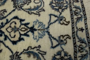 Cream Floral Classic 2'4X4'5 Nain Persian Oriental Rug