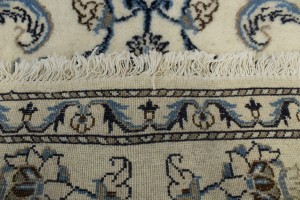 Cream Floral Classic 2'4X4'6 Nain Persian Rug