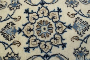 Cream Floral Classic 2'4X4'6 Nain Persian Rug
