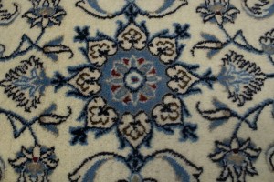 Cream Classic Floral 2'3X4'6 Nain Persian Rug