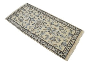 Cream Classic Floral 2'3X5 Nain Persian Rug