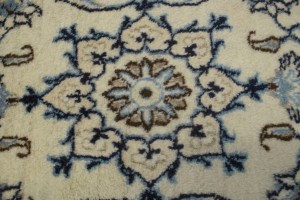Cream Classic Floral 2'3X5 Nain Persian Rug