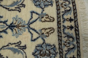 Cream Classic Floral 2'3X5 Nain Persian Rug
