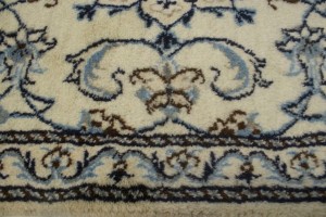 Cream Classic Floral 2'3X5 Nain Persian Rug