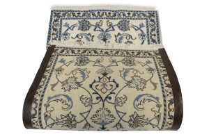Cream Classic Floral 2'2X4'4 Nain Persian Rug
