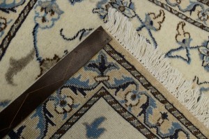 Cream Floral Classic 2'3X4'6 Nain Persian Rug