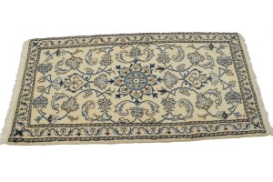 Cream Floral Classic 2'4X4'7 Nain Persian Rug