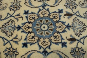 Cream Floral Classic 2'4X4'7 Nain Persian Rug