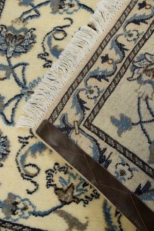 Cream Floral Classic 2'2X4'6 Nain Persian Rug