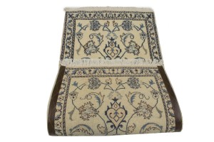 Cream Floral Classic 2'2X4'8 Nain Persian Rug