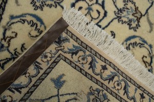 Cream Floral Classic 2'2X4'8 Nain Persian Rug