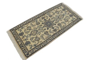 Cream Floral Classic 2'2X4'8 Nain Persian Rug
