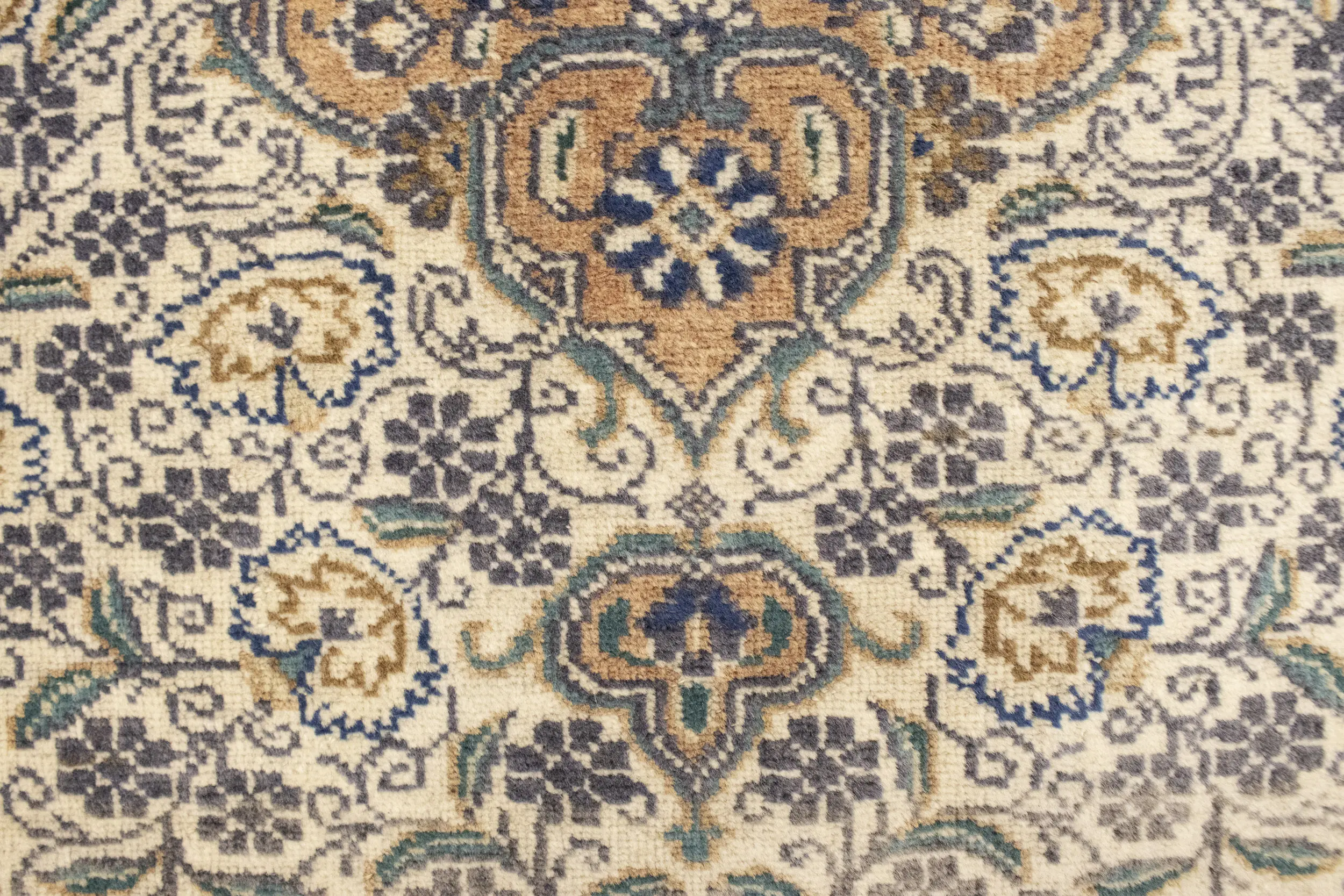 Semi Antique Cream Traditional 4'6X6'4 Tabriz Persian Rug