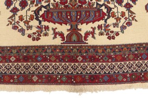 Cream Tribal 4'6X6 Sumak Persian Rug