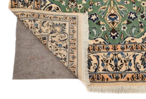 Vintage Floral Classic Green 5X7 Nain Persian Rug