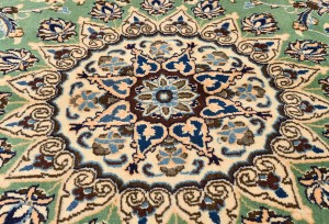 Vintage Floral Classic Green 5X7 Nain Persian Rug