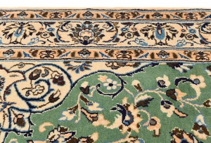 Vintage Floral Classic Green 5X7 Nain Persian Rug