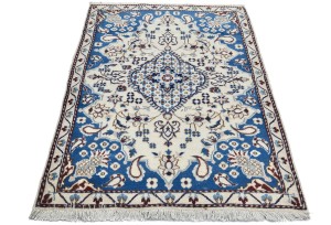 Semi Antique Floral Classic 2'8X4'2 Nain Persian Rug