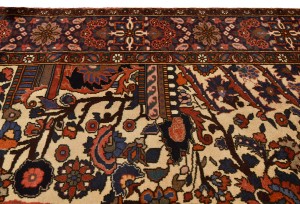 Vintage Floral Traditional 7'0X9'6 Bakhtiari Persian Rug