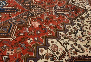 Vintage Red Geometric 7X9 Heriz Persian Rug