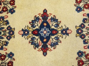 Vintage Cream Floral 2'3X2'7 Sarouk Persian Rug