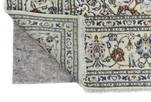 Vintage Cream Traditional 6'5X9'4 Kashan Persian Rug