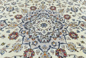 Vintage Cream Traditional 6'5X9'4 Kashan Persian Rug