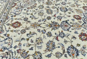 Vintage Cream Traditional 6'5X9'4 Kashan Persian Rug