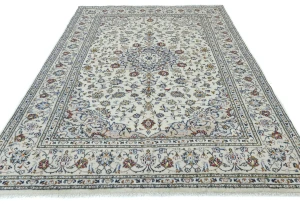 Vintage Cream Traditional 6'5X9'4 Kashan Persian Rug