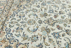 Vintage Cream Traditional Floral 6'5X9'9 Kashan Persian Rug