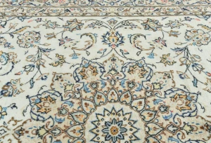Vintage Cream Traditional Floral 6'5X9'9 Kashan Persian Rug