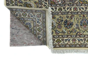 Vintage Cream Traditional 8X11 Kashan Persian Rug