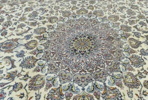 Vintage Cream Traditional 8X11 Kashan Persian Rug