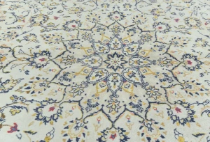 Vintage Cream Floral Traditional 8X11 Kashan Persian Rug