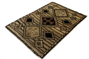 Vintage Beige Tribal 4X6 Shiraz Persian Rug