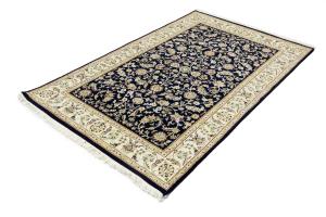 Dark Navy Floral Traditional 5X8 Indo-Nain Oriental Rug