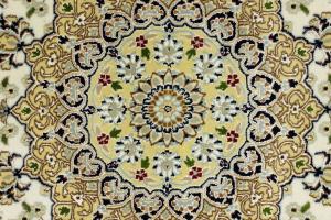 Cream Floral 8x8 Indo-Nain Oriental Round Rug